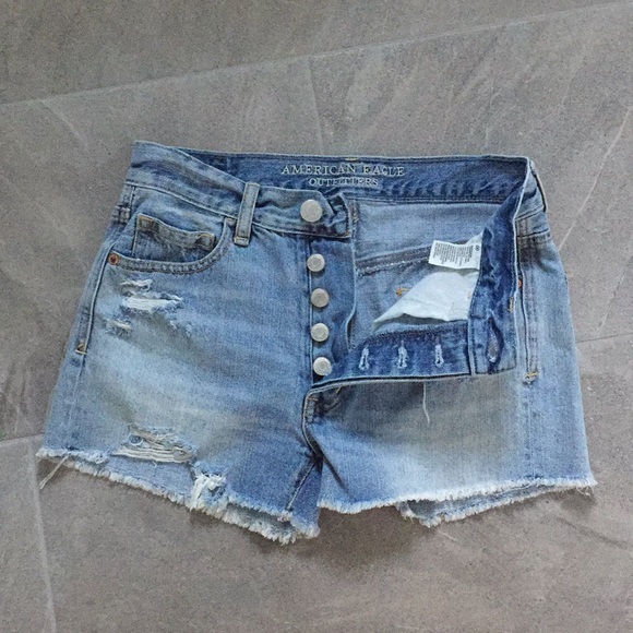 American Eagle Light Wash Denim Shorts - Picture 9 of 9